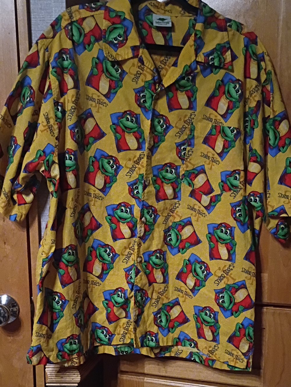 Men's Casual Yellow Novelty Button-Down Shirt - Sundance Frogs Print
